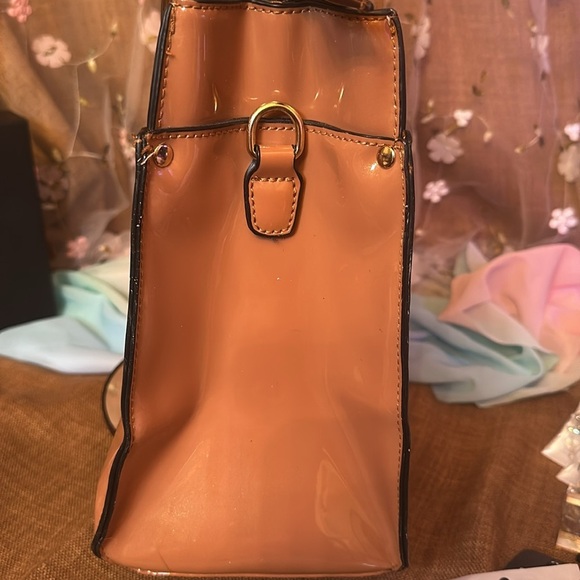 Vernis Like EUC Tote Bag Large and Shiny PU - Picture 7 of 16